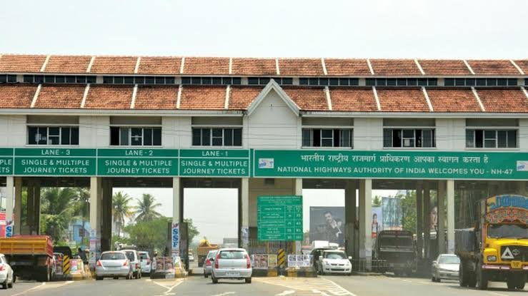Kochi Kumbalam Toll Plaza, Ernakulam, Kerala